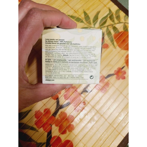 New Clinique Blended Face Powder TRANSPARENCY 5 (D) w/ Brush Loose Powder in box - Picture 2 of 8